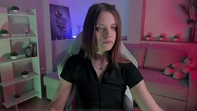 Snapshot of AlicePill chatting on October 23, 2025, 2:11 am AlicePill online show from October 23, 2025, 2:11 am