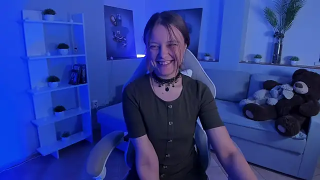 Snapshot of AlicePill chatting on November 11, 2025, 1:49 am AlicePill online show from November 11, 2025, 1:49 am