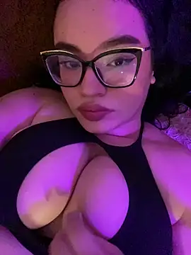 Emily Taylor2 online show from September 27, 2025, 3:33 am