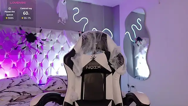 Megan  cole1 online show from October 23, 2025, 4:12 am