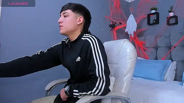 Snapshot of Ares_di_martin chatting on November 4, 2025, 4:00 am Ares di martin online show from November 4, 2025, 4:00 am