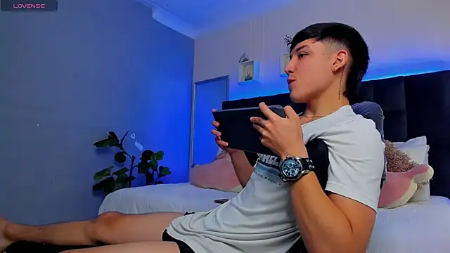 Snapshot of Ares_di_martin chatting on December 5, 2025, 3:20 pm Ares di martin online show from December 5, 2025, 3:20 pm