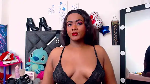 Snapshot of NatashaBella chatting on December 3, 2025, 9:24 pm NatashaBella online show from December 3, 2025, 9:24 pm