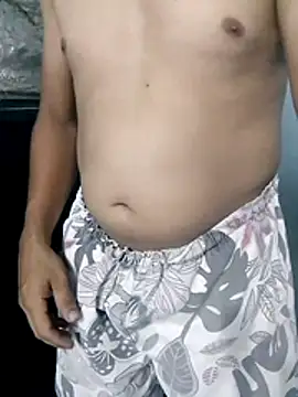 miroqui143 online show from November 12, 2025, 12:22 am