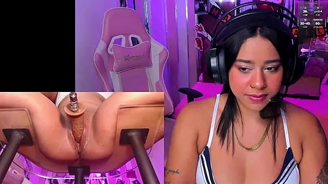 Snapshot of Gina_Kurt chatting on October 29, 2025, 3:53 am Gina Kurt online show from October 29, 2025, 3:53 am