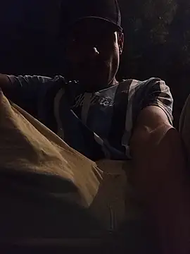 IsaXander743 online show from November 16, 2025, 11:21 pm