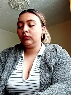 Snapshot of ALANA_150 chatting on October 27, 2025, 12:53 pm ALANA 150 online show from October 27, 2025, 12:53 pm