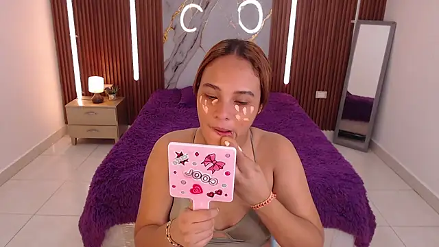 lina fajardo22 online show from September 30, 2025, 12:54 pm