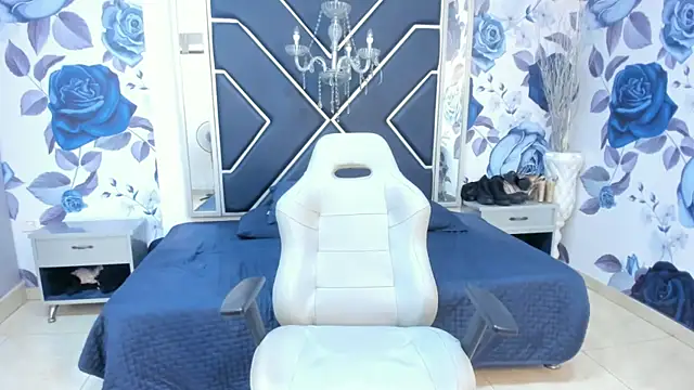 Snapshot of LatinaHoleQueen chatting on September 22, 2025, 2:30 pm LatinaHoleQueen online show from September 22, 2025, 2:30 pm