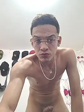 Snapshot of Ethanho0t chatting on October 17, 2025, 9:34 am Ethanho0t online show from October 17, 2025, 9:34 am