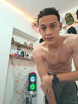 Snapshot of Ethanho0t chatting on October 27, 2025, 12:53 pm Ethanho0t online show from October 27, 2025, 12:53 pm