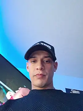 Snapshot of Ethanho0t chatting on November 24, 2025, 1:44 pm Ethanho0t online show from November 24, 2025, 1:44 pm