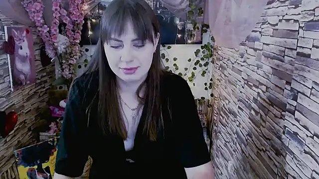 Amanda Bright  online show from September 29, 2025, 6:51 am