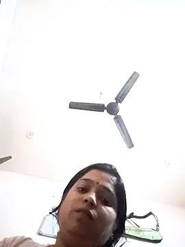 Snapshot of Trisha_71 chatting on October 27, 2025, 9:24 am Trisha 71 online show from October 27, 2025, 9:24 am