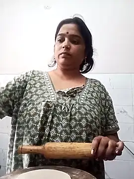 Snapshot of Trisha_71 chatting on October 30, 2025, 4:25 am Trisha 71 online show from October 30, 2025, 4:25 am