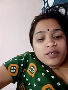 Snapshot of Trisha_71 chatting on November 11, 2025, 9:53 am Trisha 71 online show from November 11, 2025, 9:53 am