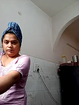 Snapshot of Trisha_71 chatting on November 12, 2025, 4:02 am Trisha 71 online show from November 12, 2025, 4:02 am