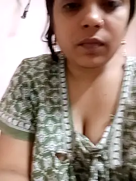 Snapshot of Trisha_71 chatting on November 13, 2025, 5:06 am Trisha 71 online show from November 13, 2025, 5:06 am