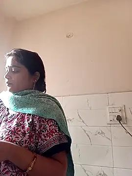 Snapshot of Trisha_71 chatting on November 16, 2025, 6:19 am Trisha 71 online show from November 16, 2025, 6:19 am