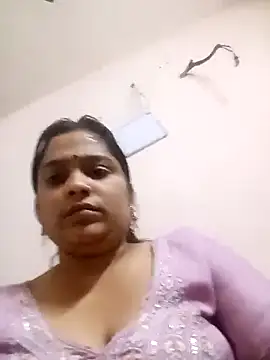 Snapshot of Trisha_71 chatting on November 17, 2025, 4:35 pm Trisha 71 online show from November 17, 2025, 4:35 pm