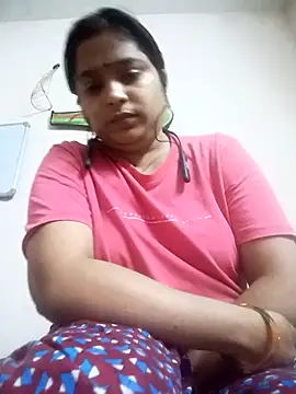 Snapshot of Trisha_71 chatting on November 19, 2025, 2:55 am Trisha 71 online show from November 19, 2025, 2:55 am