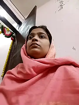 Snapshot of Trisha_71 chatting on November 26, 2025, 2:01 am Trisha 71 online show from November 26, 2025, 2:01 am