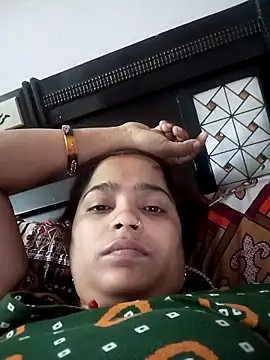 Snapshot of Trisha_71 chatting on November 30, 2025, 4:05 am Trisha 71 online show from November 30, 2025, 4:05 am