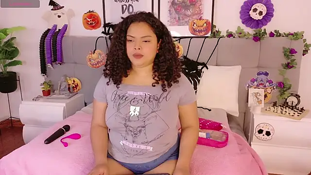 Snapshot of Alanaa_Gomez chatting on October 8, 2025, 12:03 pm Alanaa Gomez online show from October 8, 2025, 12:03 pm