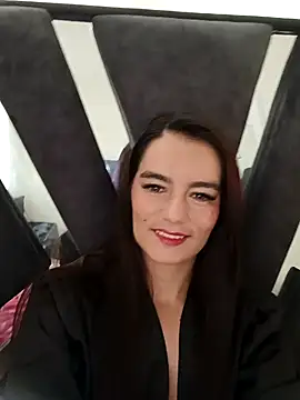 Demy Rhoades online show from October 13, 2025, 2:17 pm