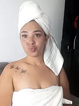 meli  brown online show from October 17, 2025, 3:53 am