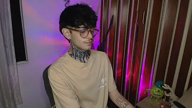 Mihail leroy online show from November 27, 2025, 3:19 am