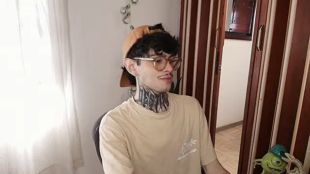 Mihail leroy online show from December 16, 2025, 2:55 pm