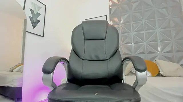 Ricky Owens1 online show from November 19, 2025, 6:30 pm