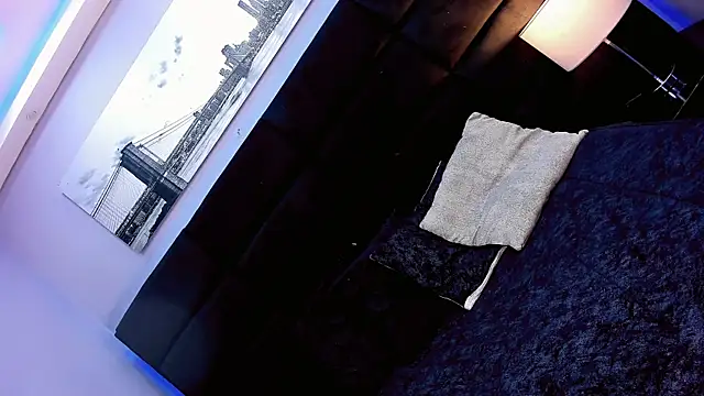 Valeria Rouss online show from November 9, 2025, 12:47 pm