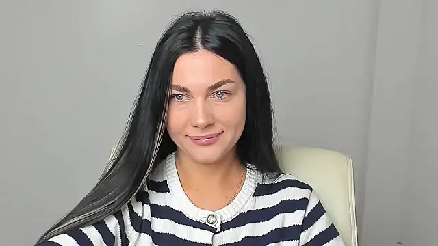 Lune Moon online show from November 21, 2025, 6:45 am