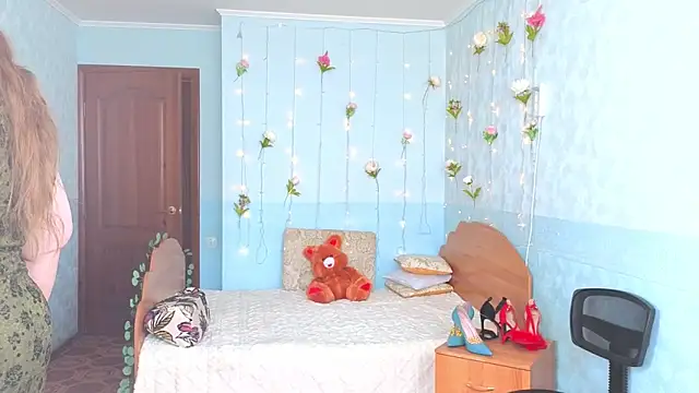 Audrey Aura online show from September 13, 2025, 5:07 am