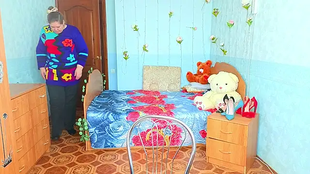 Audrey Aura online show from October 3, 2025, 5:04 am