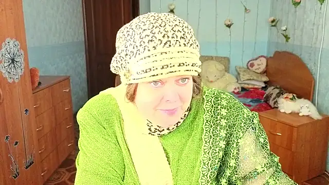 Audrey Aura online show from November 1, 2025, 5:53 am