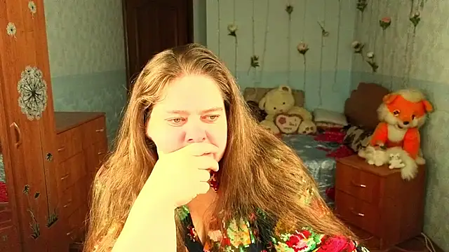 Audrey Aura online show from November 11, 2025, 5:07 am