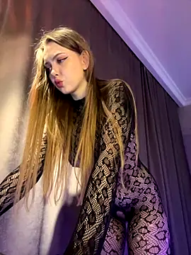 Snapshot of Nikole_Boom chatting on October 12, 2025, 6:29 pm Nikole Boom online show from October 12, 2025, 6:29 pm