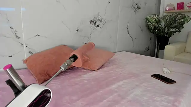 Snapshot of scarlett_enjoy1 chatting on November 22, 2025, 8:57 am scarlett enjoy1 online show from November 22, 2025, 8:57 am