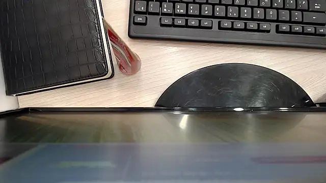 muriel elvin online show from December 5, 2025, 8:12 am