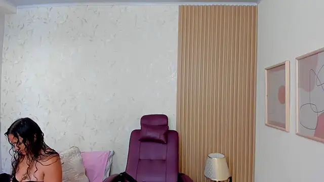 Snapshot of bellarivera_ chatting on October 5, 2025, 12:14 pm bellarivera online show from October 5, 2025, 12:14 pm