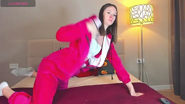 cutienaughtygirl online show from November 12, 2025, 11:43 am