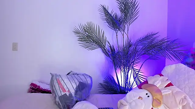 Snapshot of Hadid_Jimenez_ chatting on November 12, 2025, 7:46 pm Hadid Jimenez online show from November 12, 2025, 7:46 pm