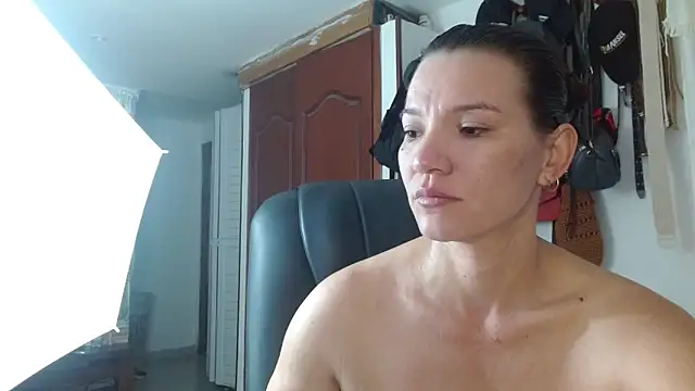 Snapshot of BriggiteSkyAngels chatting on October 1, 2025, 9:26 am BriggiteSkyAngels online show from October 1, 2025, 9:26 am