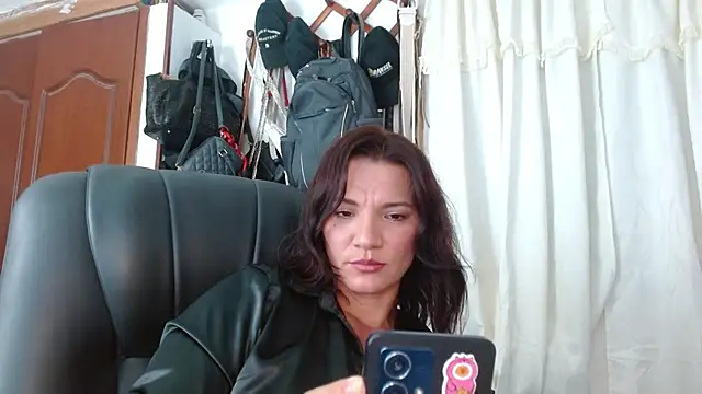 Snapshot of BriggiteSkyAngels chatting on October 10, 2025, 1:37 am BriggiteSkyAngels online show from October 10, 2025, 1:37 am