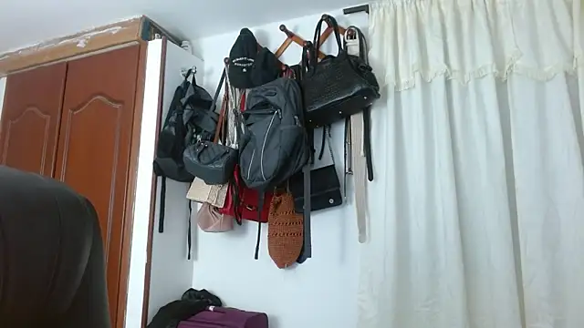 Snapshot of BriggiteSkyAngels chatting on November 10, 2025, 8:46 am BriggiteSkyAngels online show from November 10, 2025, 8:46 am