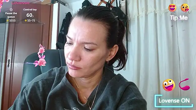 Snapshot of BriggiteSkyAngels chatting on December 2, 2025, 9:58 am BriggiteSkyAngels online show from December 2, 2025, 9:58 am