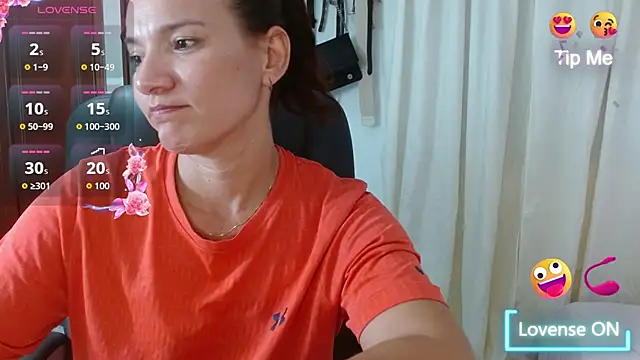 Snapshot of BriggiteSkyAngels chatting on December 4, 2025, 1:04 am BriggiteSkyAngels online show from December 4, 2025, 1:04 am